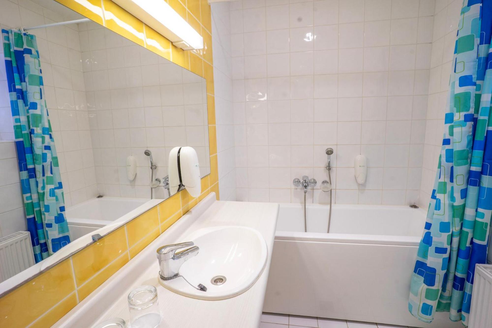 Kongo Hotel Haapsalu Εξωτερικό φωτογραφία